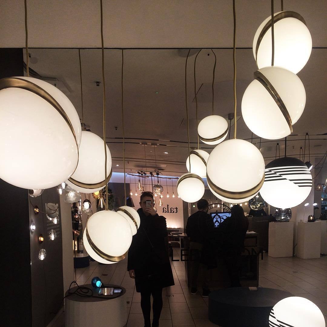 Crescent pendant lamp