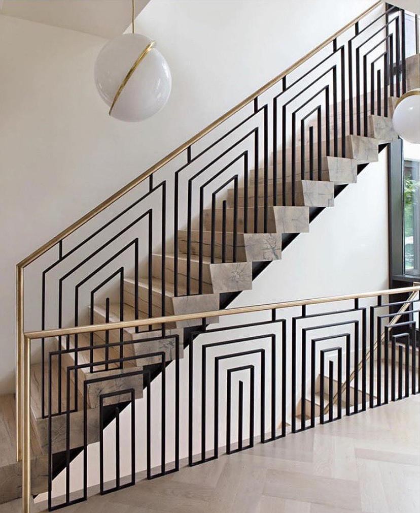 Crescent pendant lamp